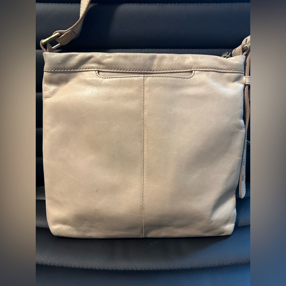 Beige hobo cross body purse - Picture 9 of 16